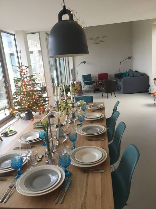 dinner table for 10 persons