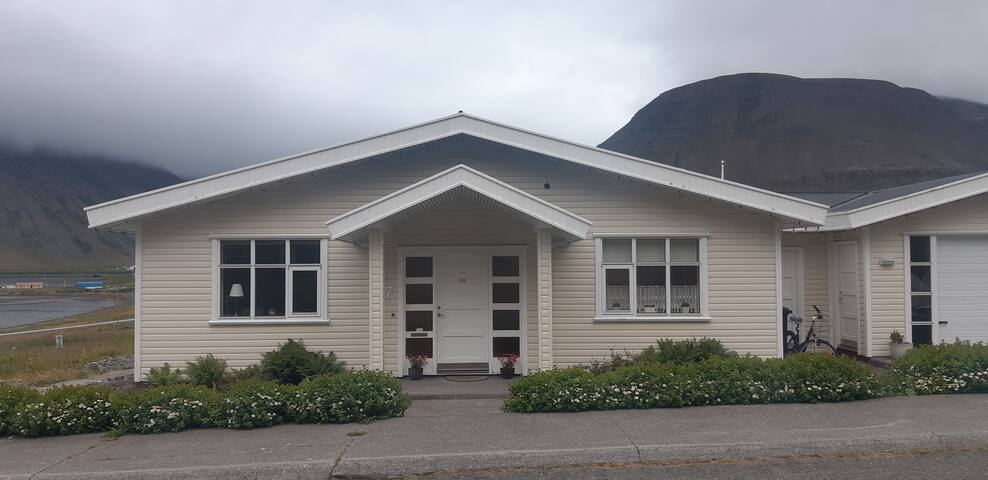 Herbergi með góðu útsýni í rólegu hverfi