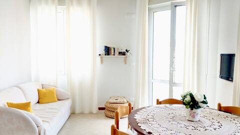 Amazing central apt 100m from the sea