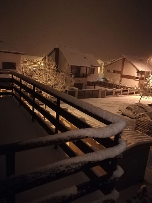 The view from a winter night. Also, you can see how spacious is the balcony, the only place from the flat where smoking is allowed.