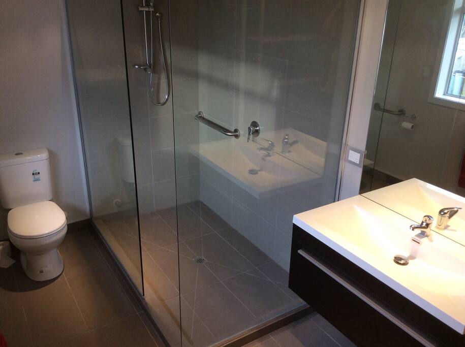 Private guest bathroom