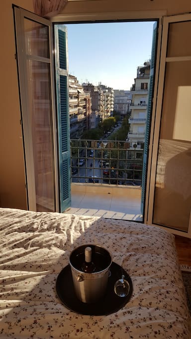 Bedroom with views to Antigonidon Sq. and Egnatia Street