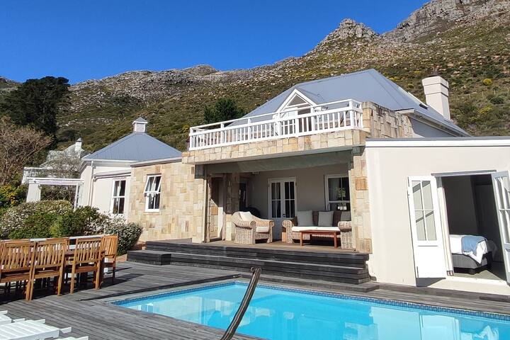 Spacious family home, Houtbay gallery image 2