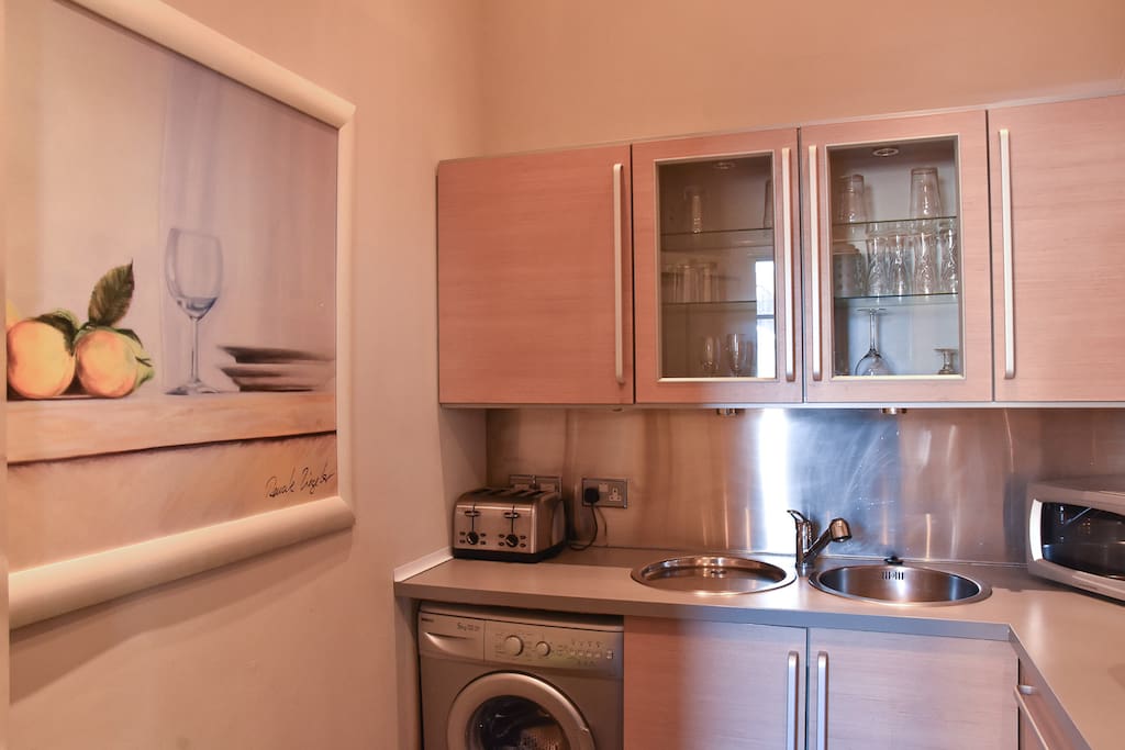 This is the fully equipped kitchen