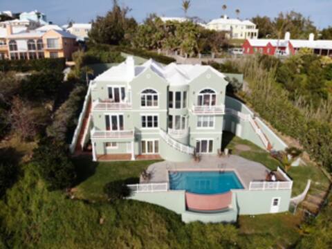 Tigerlily-Oceanfront property with pool!