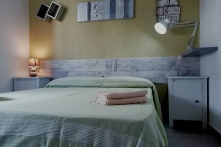 NEW!TERRACE PRIVATE,BEAUTY ROOM,NEAR 2 BEACHS