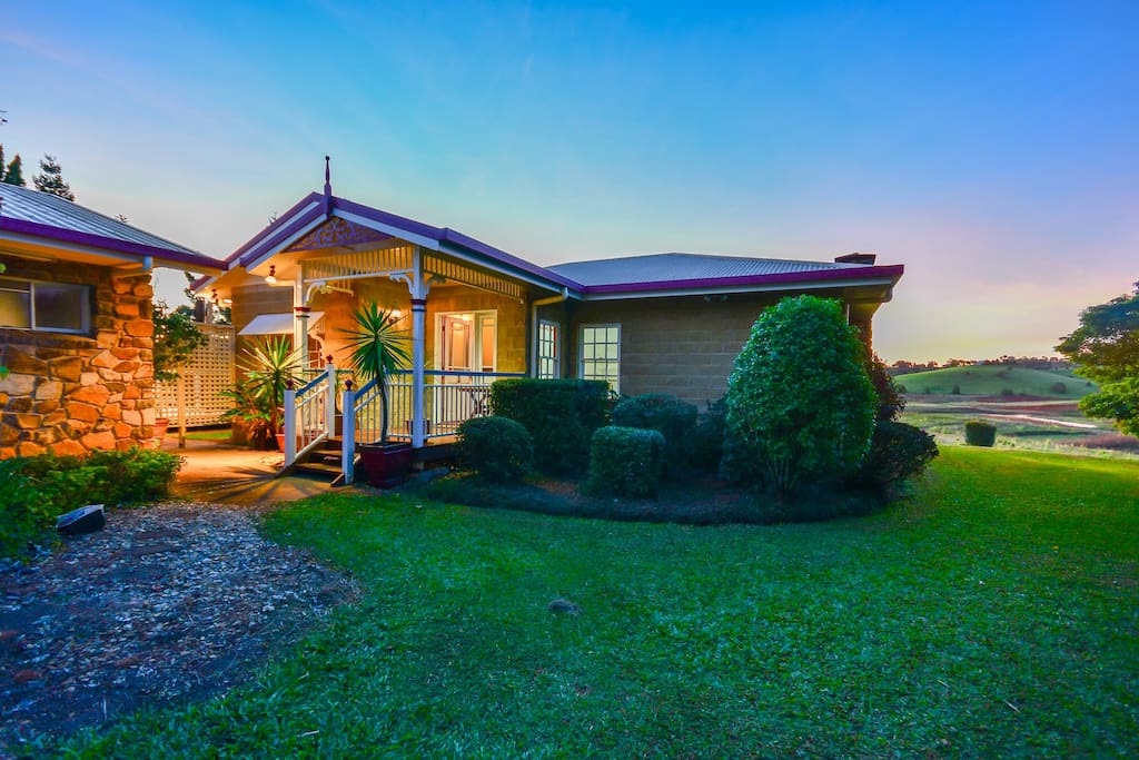 Lakefront Holiday Villas Villas for Rent in Yungaburra, Queensland, Australia