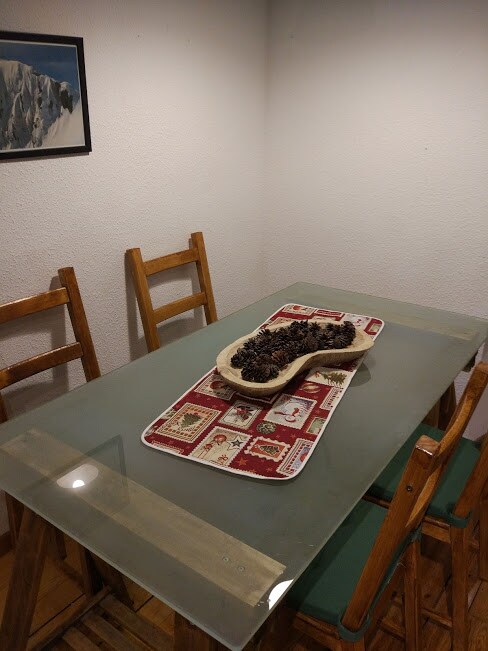 Top Airbnb: Apartamento pleno centro Benasque. 10 min Cerler in Benasque/Benás