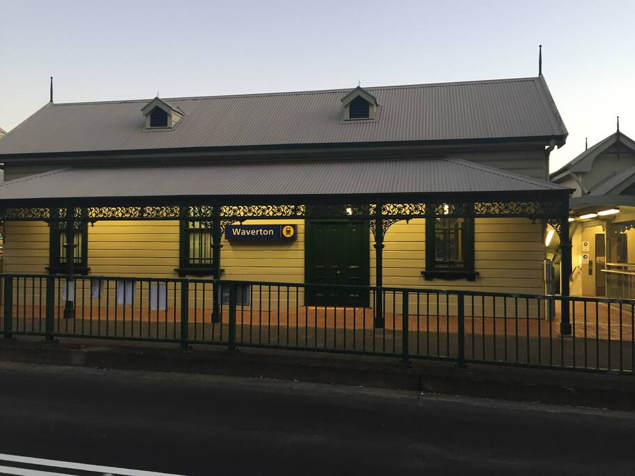 Waverton train station