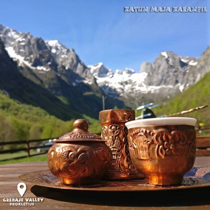 Coffe break at Katun Maja Karanfil.