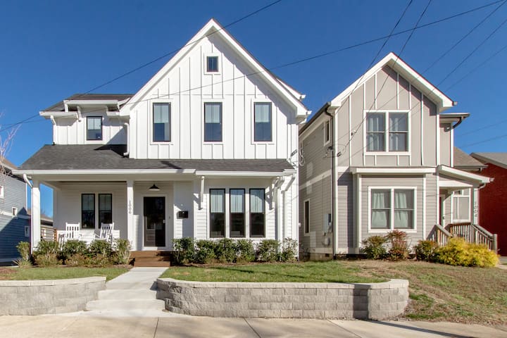 Downtown Luxury Home! Great for Big Groups