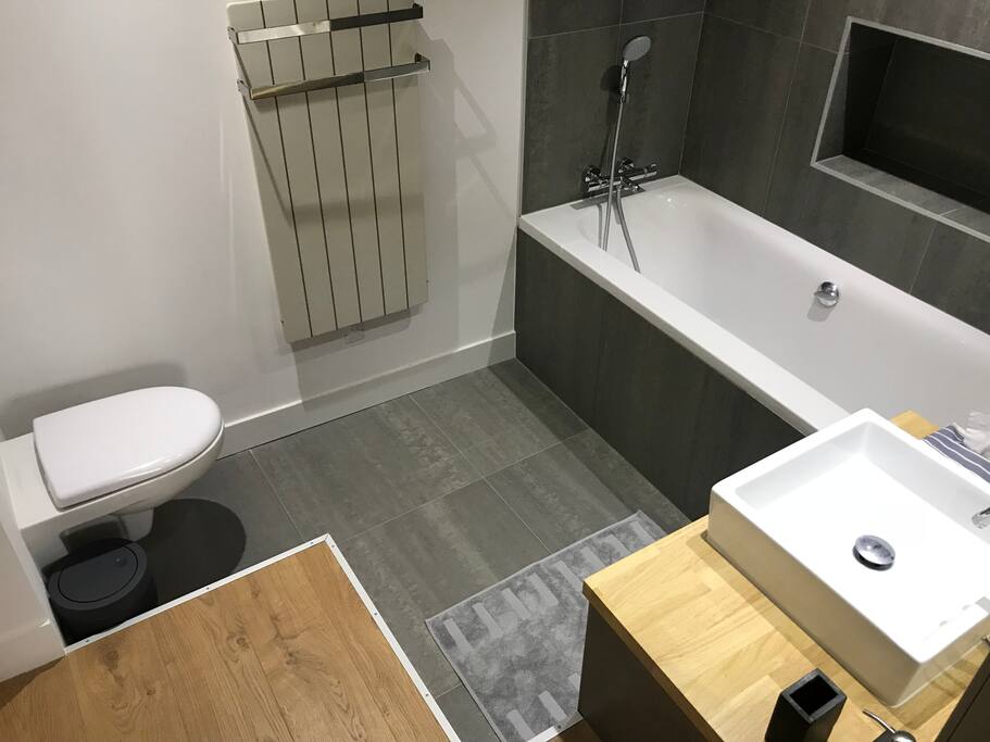 Salle de bain privée + WC