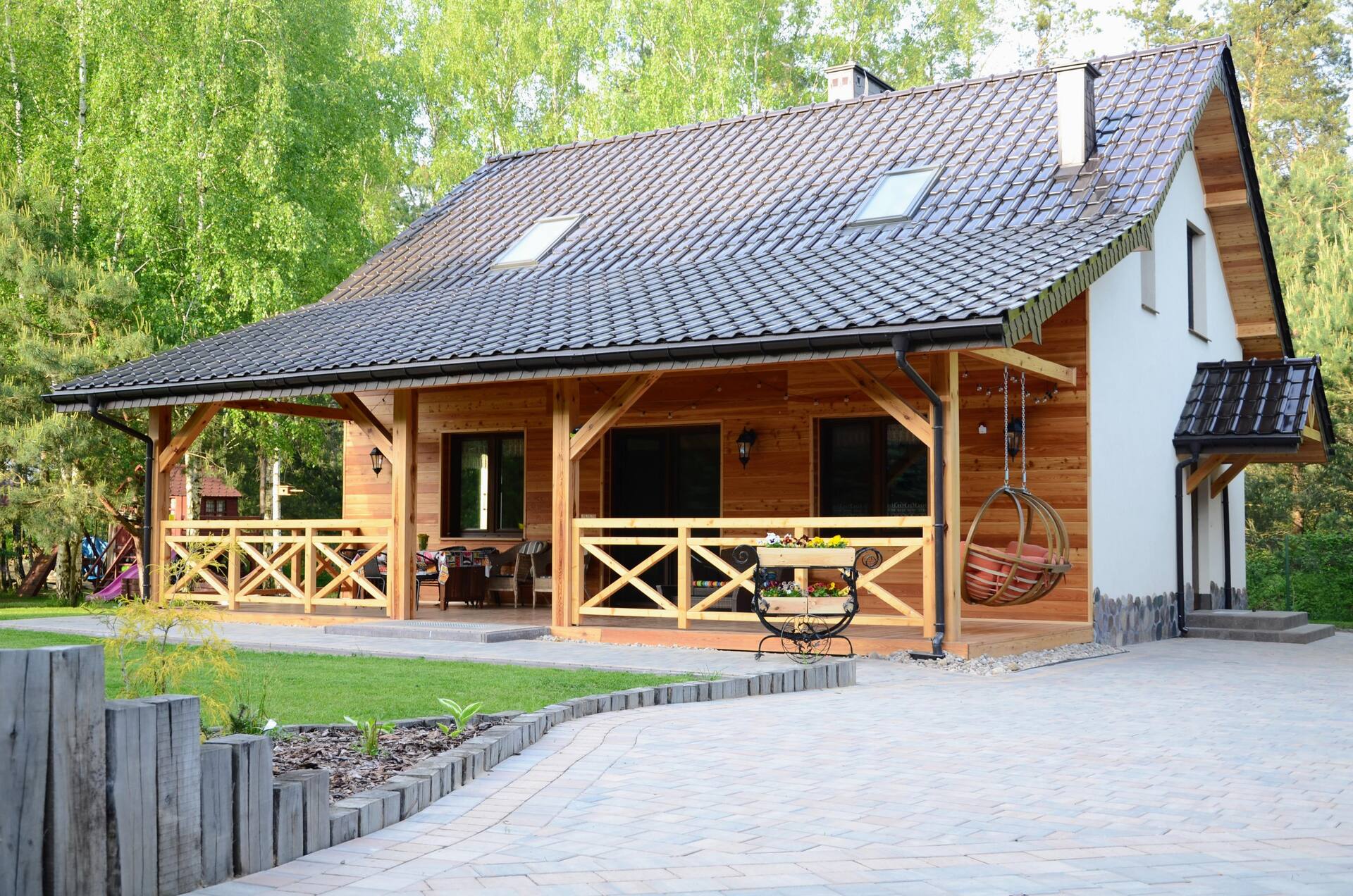 Uroczysko Lubiaszów - House near the forest by the lake