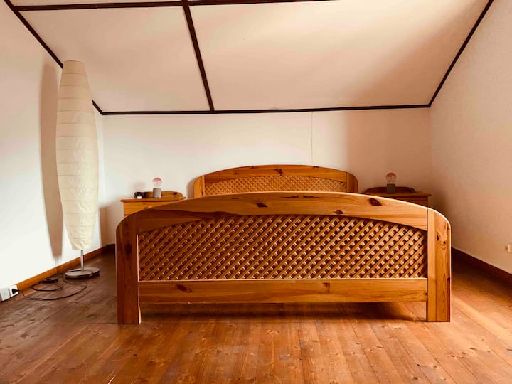 - Queensize slaapkamer 