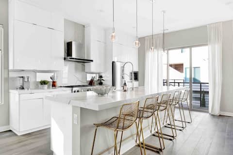 Newport Beach-Lido-Clean*Modern 4BR4BTHw/rooftop