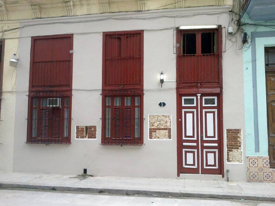 FACHADA COLONIAL "LA COCHERA"