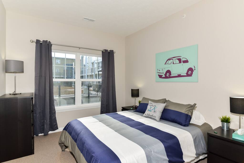 1st bedroom...