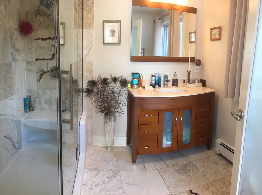 Private ensuite bathroom