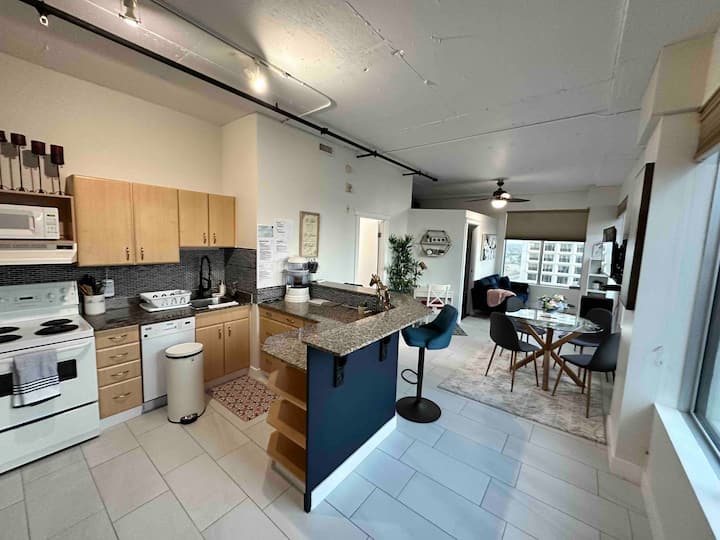 Charming and Comfortable loft in Edmonton Downtown