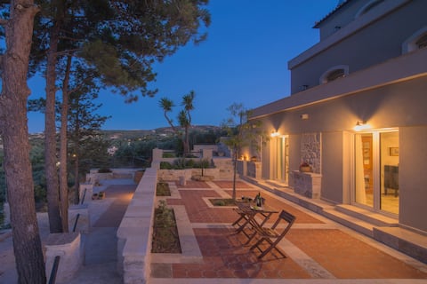 Avghi Country House Crete
 •authentic hosting•