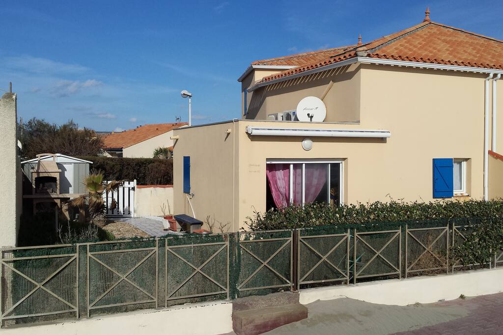Accès direct du jardin à la plage