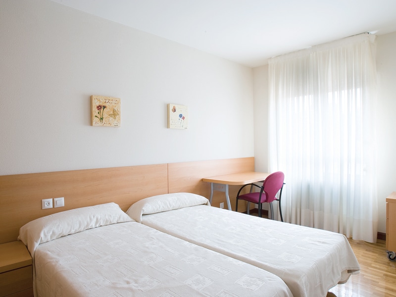 V SPÁLNI - 2 JEDNOLÔŽKA