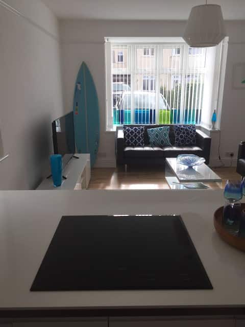 Popular Airbnb listing: Quiet, modern home with hot-tub in Braunton. in Braunton