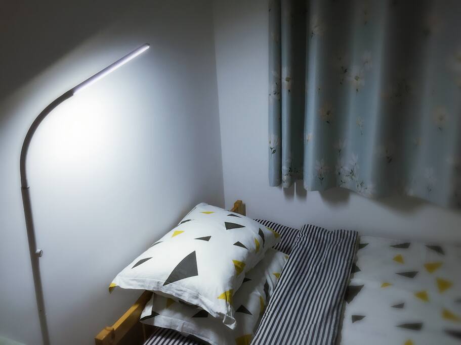 落地灯 lamp