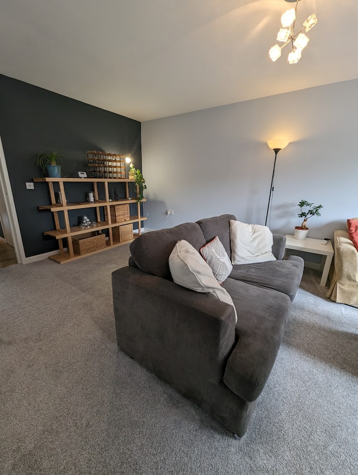 Spacious 2bd Flat Close To City Centre: Great Area - Edinburgh