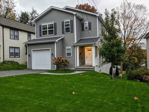 New 4 bedroom designer home 35 min from NYC