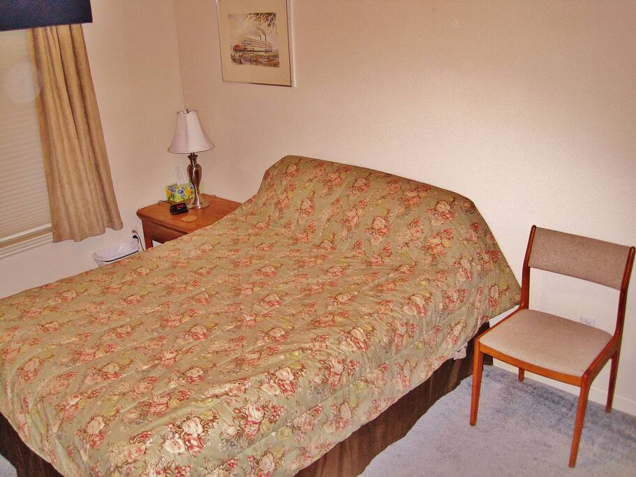Real queen size bed
