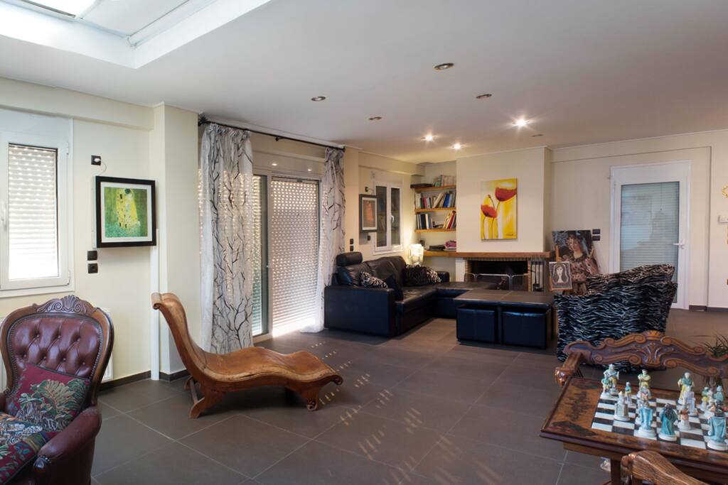 75m2 open lounge area with 2 balconies on the first floor