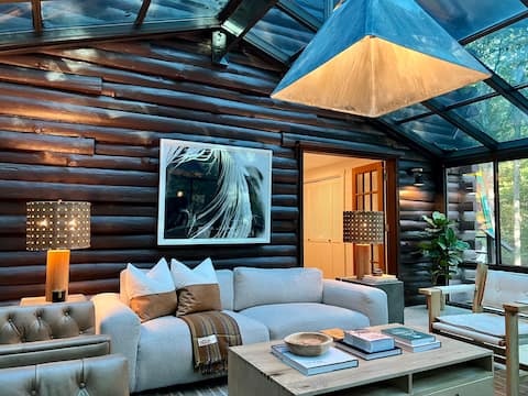 Stunning & Secluded Glass Cabin/8 min to Town