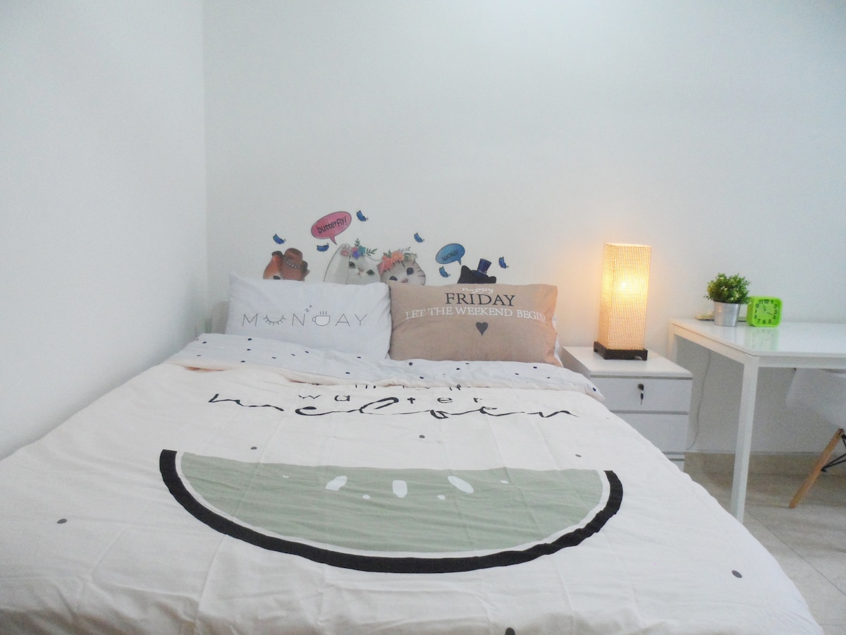 ห้องนอน 2 (Bedroom 2)