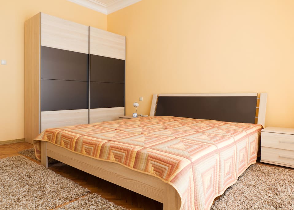 Master bedroom (different angle)