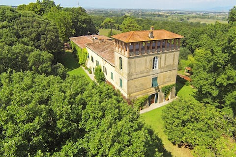 Villa Gioli, a historic home amid art and nature