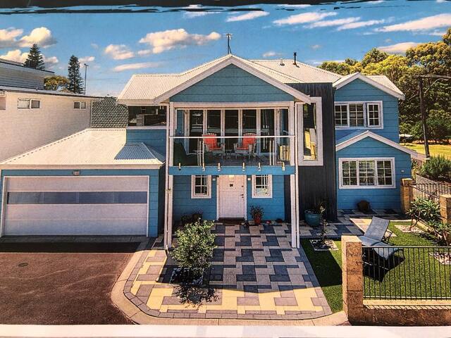 Absolute Beachfront – Luxury Home