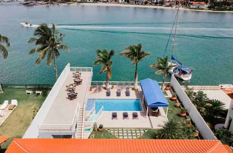 Seaside mansion with 10 full suites