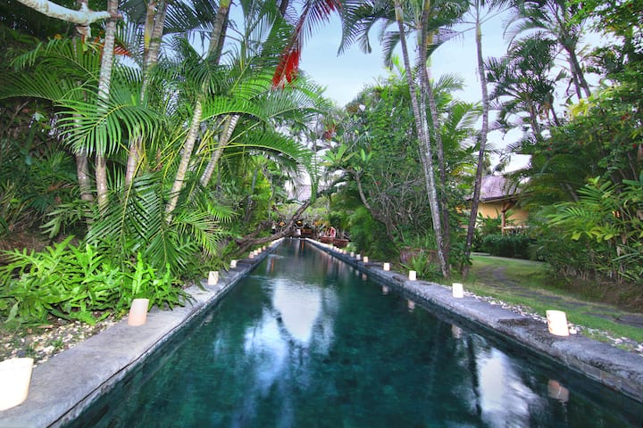 Large Private Villa, central Seminyak, Bali