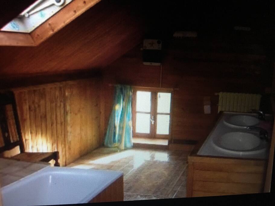 Salle de bain à l'étage