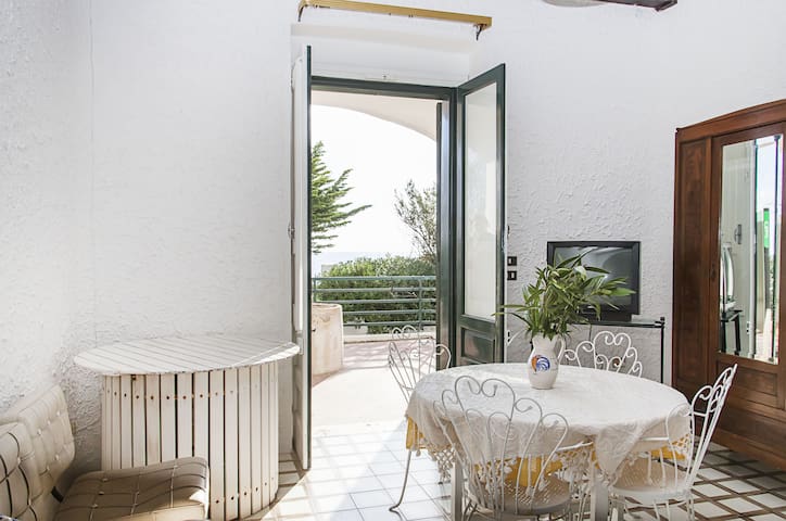 Gallipoli: villa sul mare 12 posti