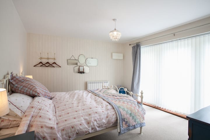 غرفة النوم 1