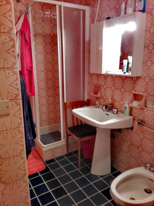 Bagno con doccia