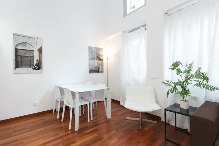 Loft Camp Nou by Glasir Homes