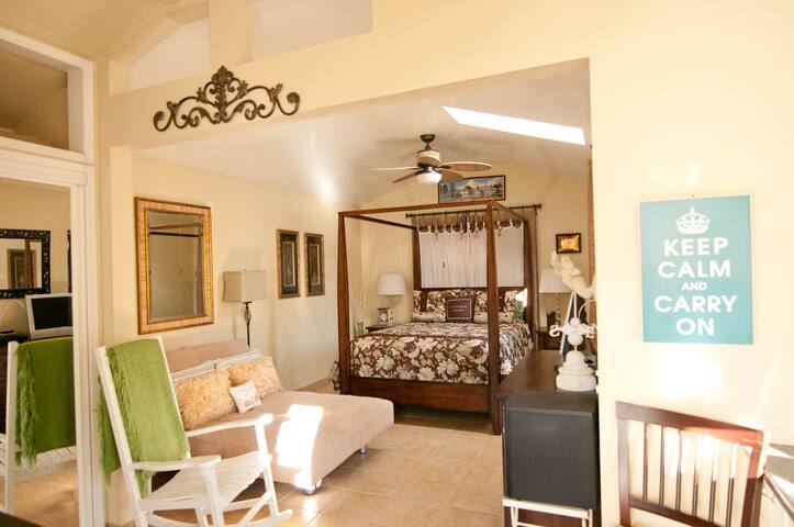 Cottage By The Sea Walk To Beach Cottages For Rent In Santa