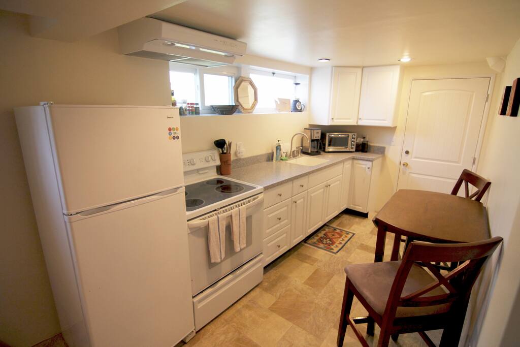 Kitchen dinning area.