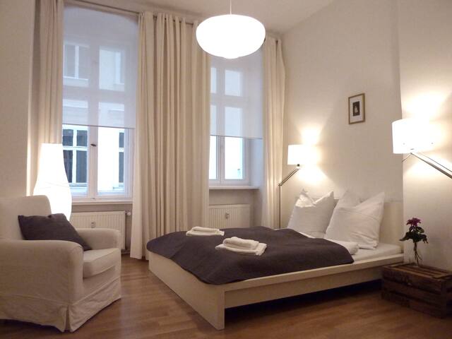 Elegant 4 Room Apartment with 2 Bathrooms gallery image 4