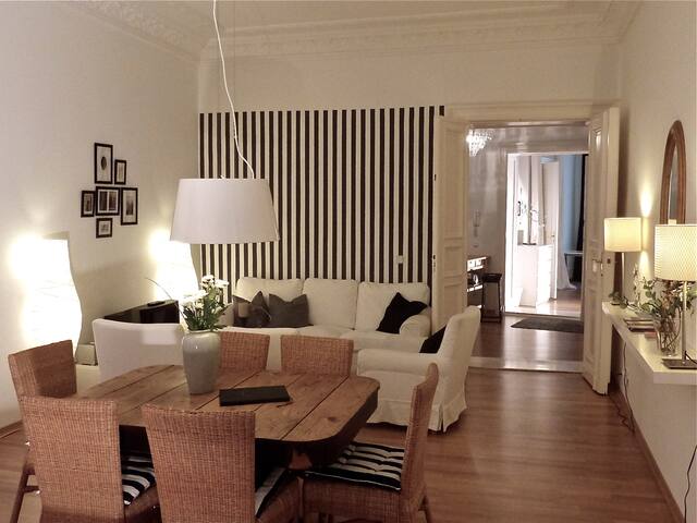Elegant 4 Room Apartment with 2 Bathrooms gallery image 2