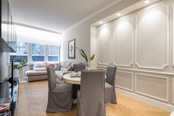 Sophisticated home gallery image 2