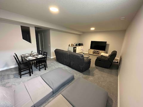 Successful Airbnb property: Entire suite w/ separate entrance. Accommodates 4. in Calgary